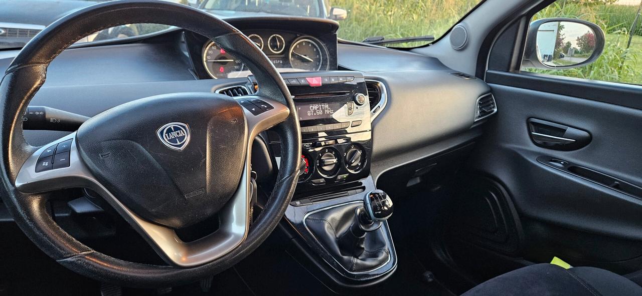 Lancia Ypsilon 1.2 69 CV 5 porte GPL Ecochic Silver