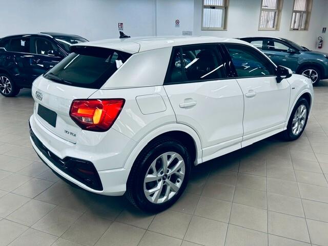 Audi Q2 35 TDI S tronic Identity Black