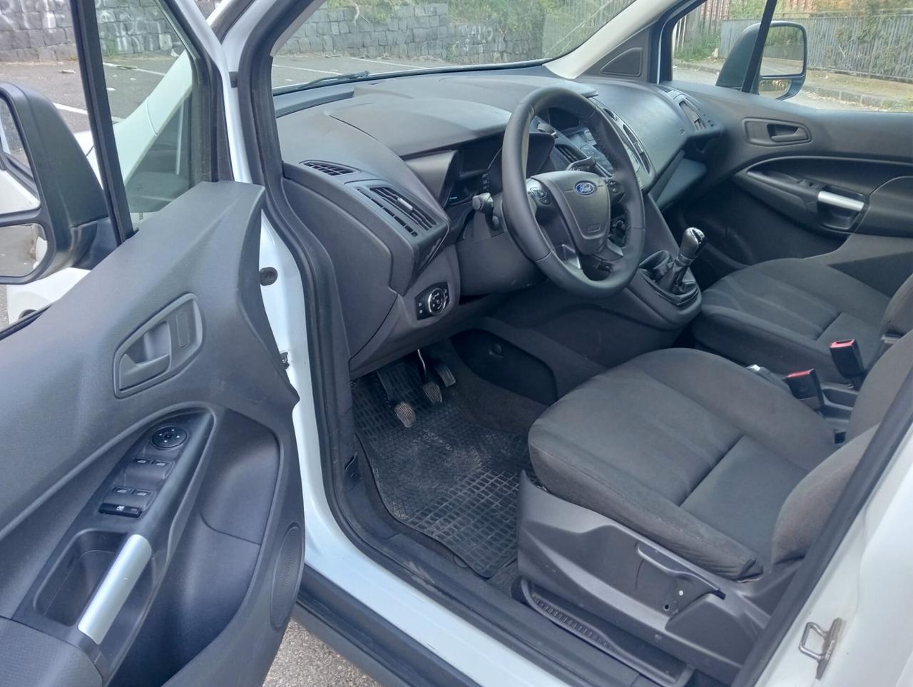 Ford Tourneo Connect Pianale ribassato con rampa disabili in carrozzina