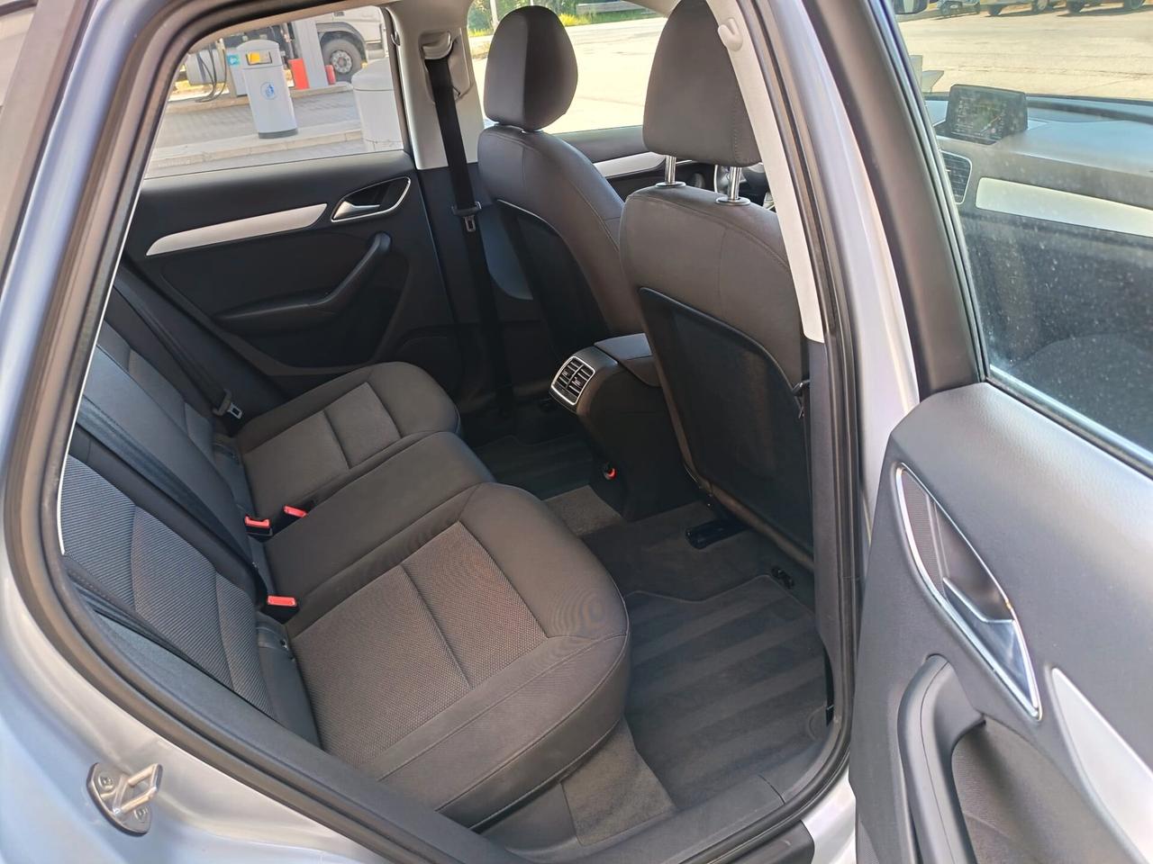 Audi Q3 2016 2.0 TDI 120 CV Business 12 MESI GARANZIA NAVI LED