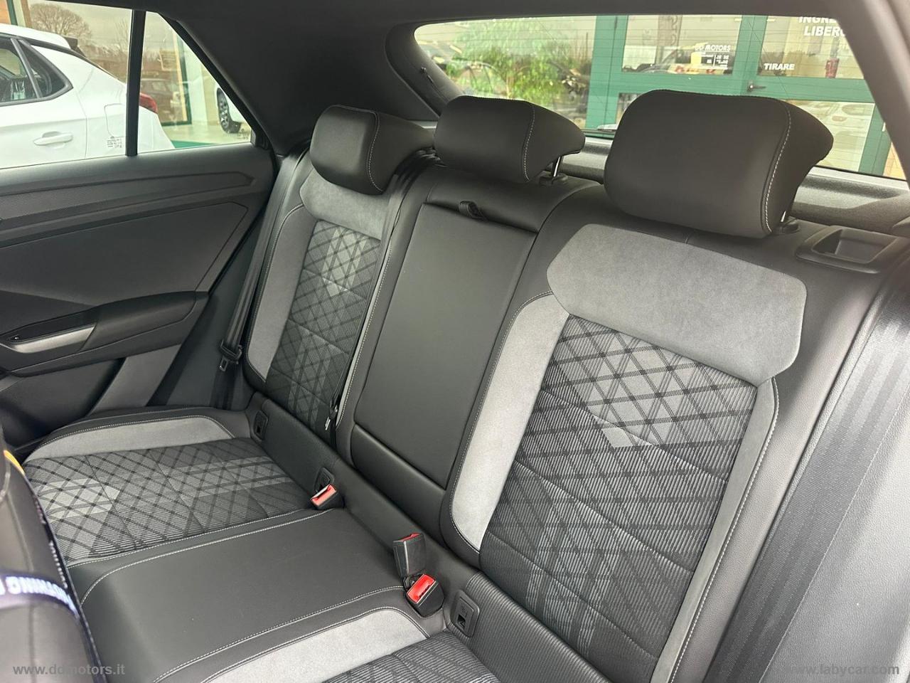 VOLKSWAGEN T-Roc 2.0 TDI SCR R-Line Plus * R LINE *