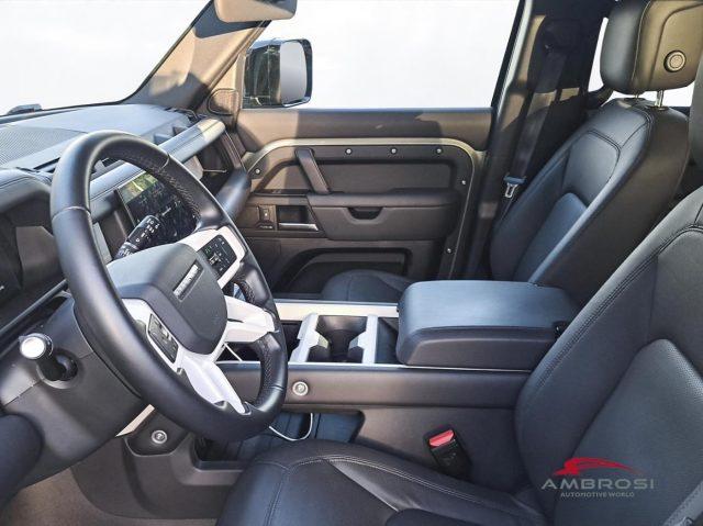 LAND ROVER Defender 3.0 SWB X-DYNAMIC SE