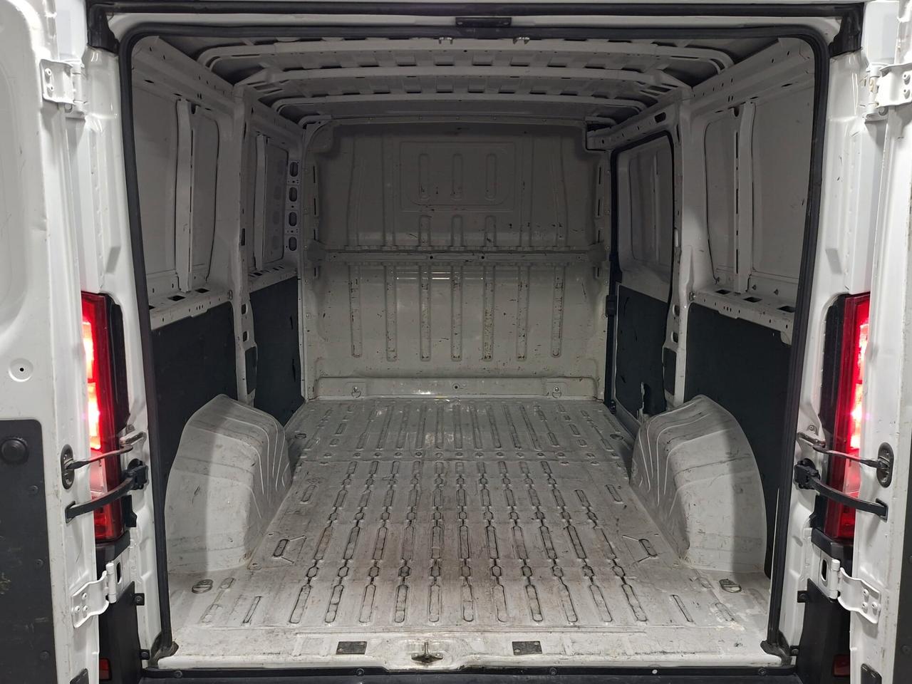 Peugeot Boxer 330 2.2 BlueHDi 140CV L1H1 Furgone