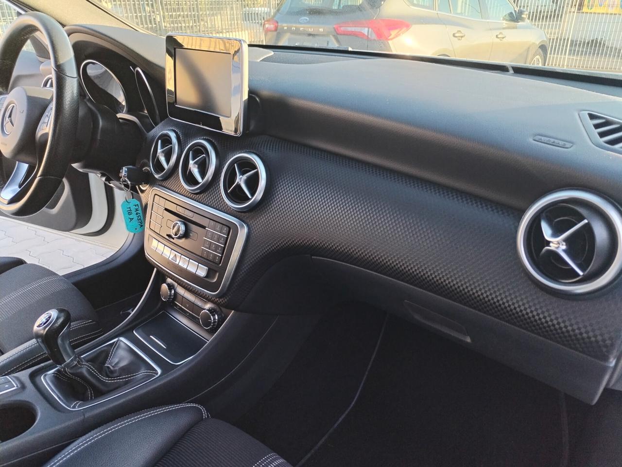 Mercedes-benz A 180 d Sport 2016