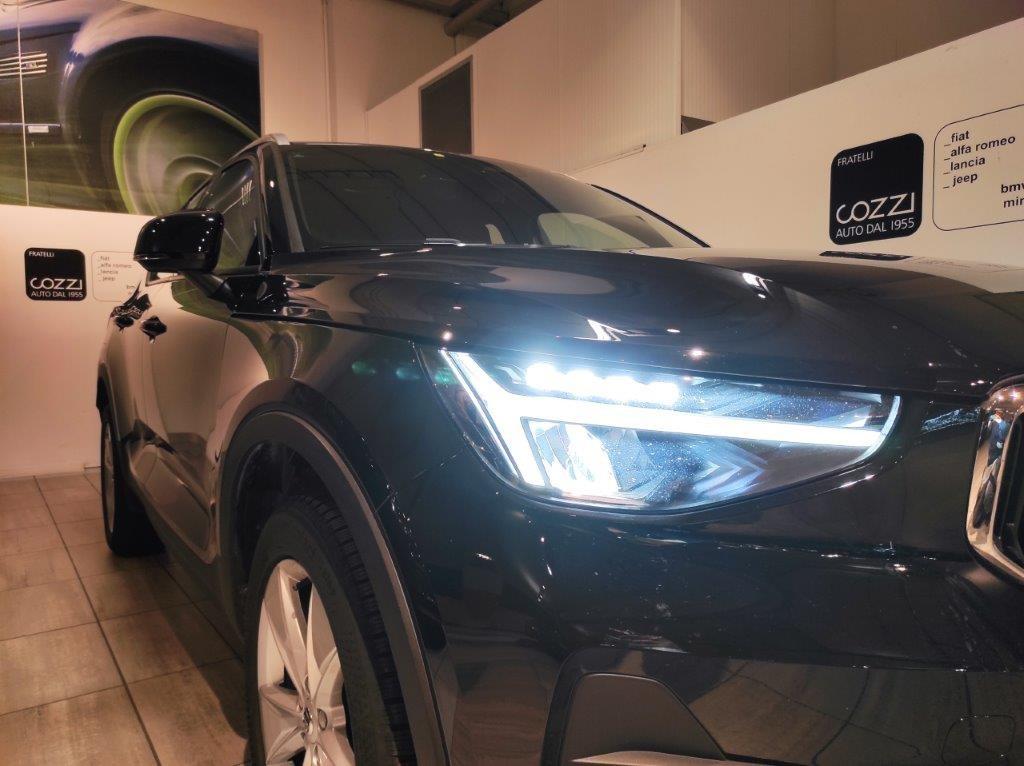 VOLVO XC40 (2017-->) - XC40 B3 automatico Core