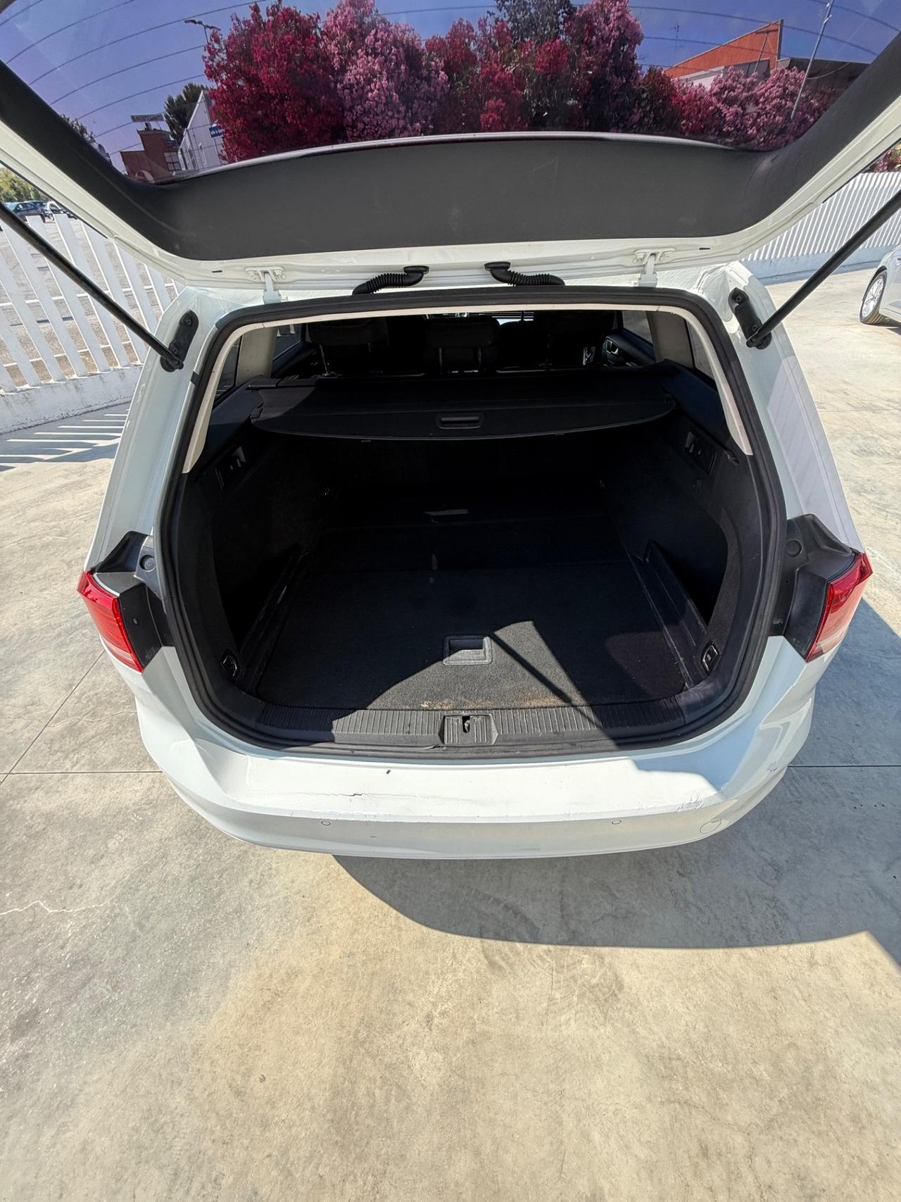 Volkswagen Passat Variant 1.6 TDI DSG Comfortline BlueMotion Tech.