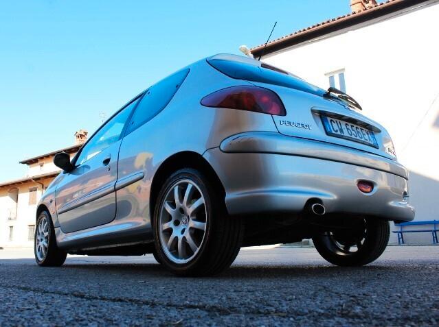 Peugeot 206 1.6 HDi Sweet Years 8 gomme invernali\termiche su cerchio clima unica proprietaria distribuzione ok