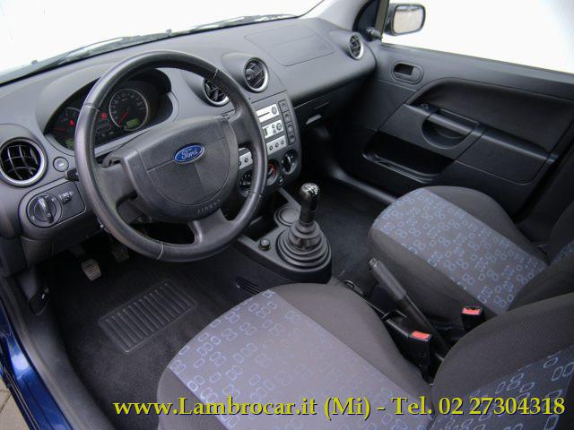 FORD Fiesta 1.2 16V 5p. Ambiente 75cv