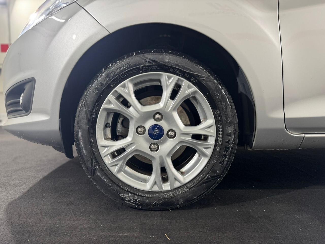 Ford Fiesta 5 porte Black & White Edition