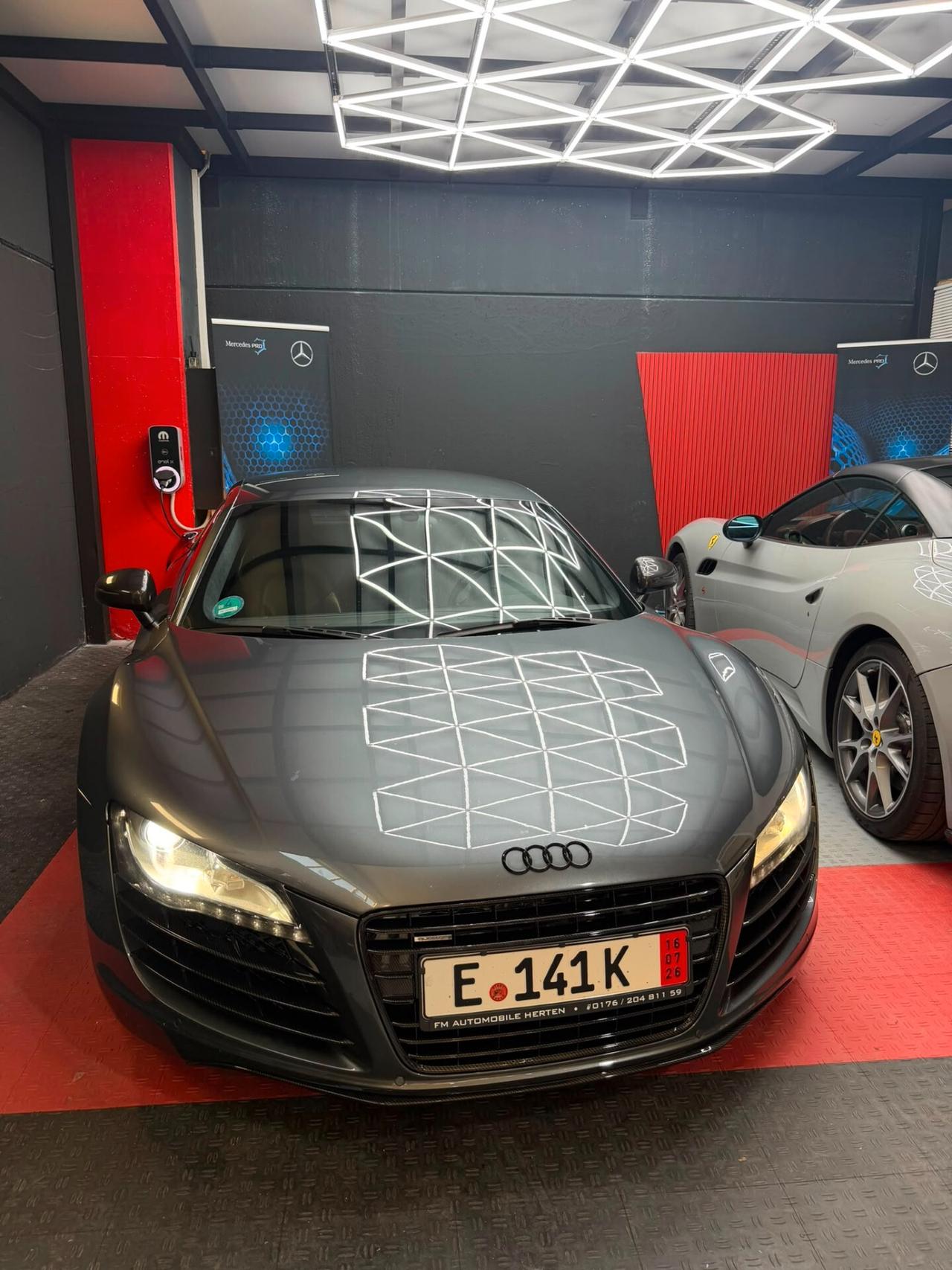 Audi R8 4.2 V8 FSI quattro R tronic