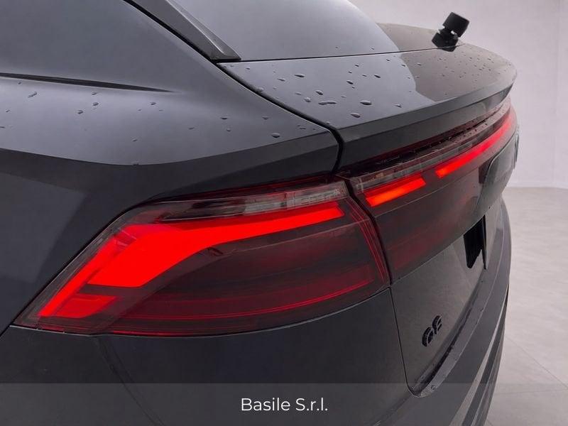 Audi Q8 55 TFSI e 290kW quattro tip. S Line Ed.