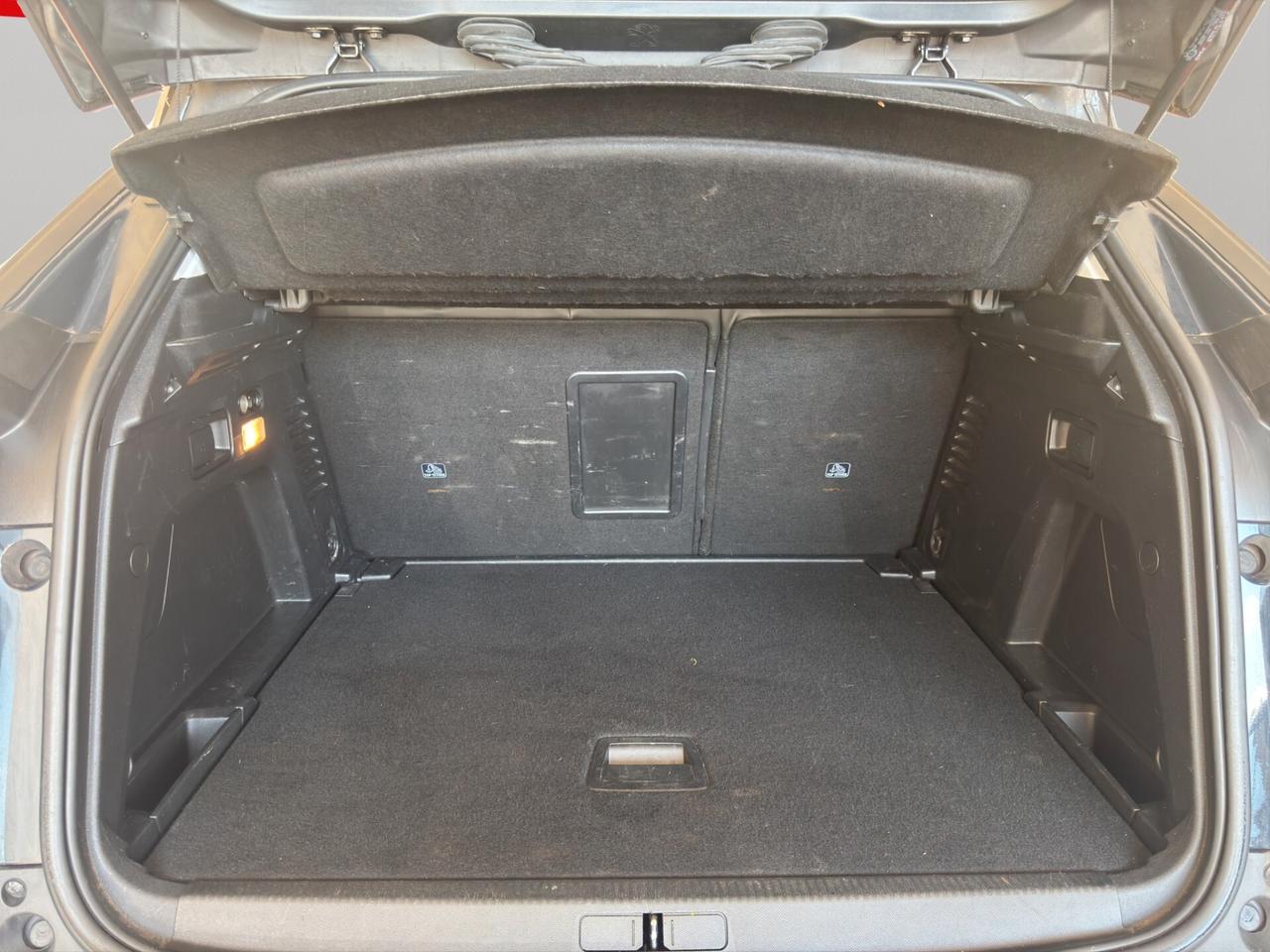 Peugeot 3008 BlueHDi 130 S&S EAT8 Allure