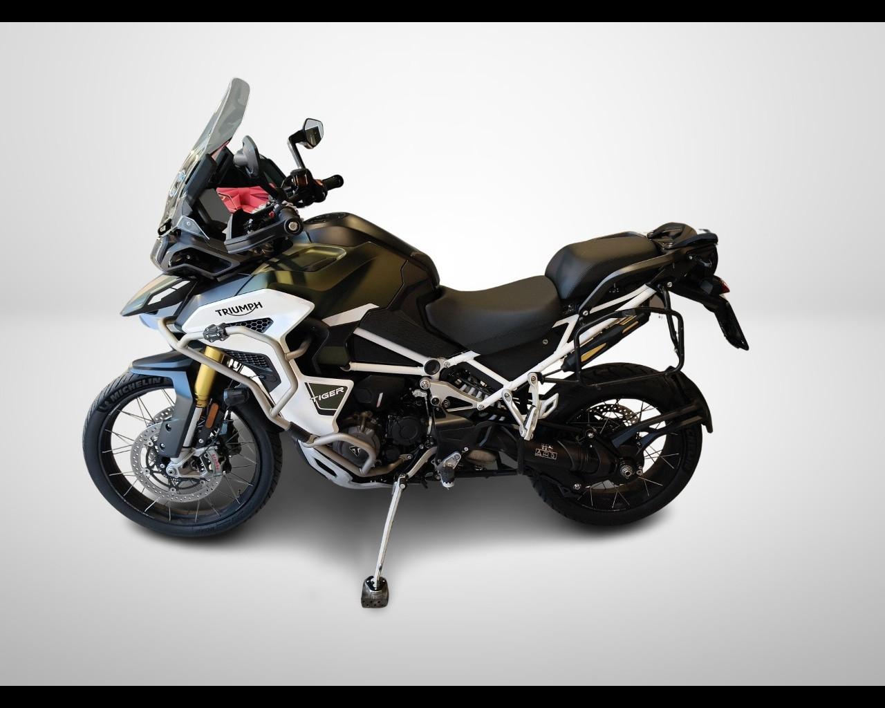 TRIUMPH Tiger 1200 - Rally Explorer