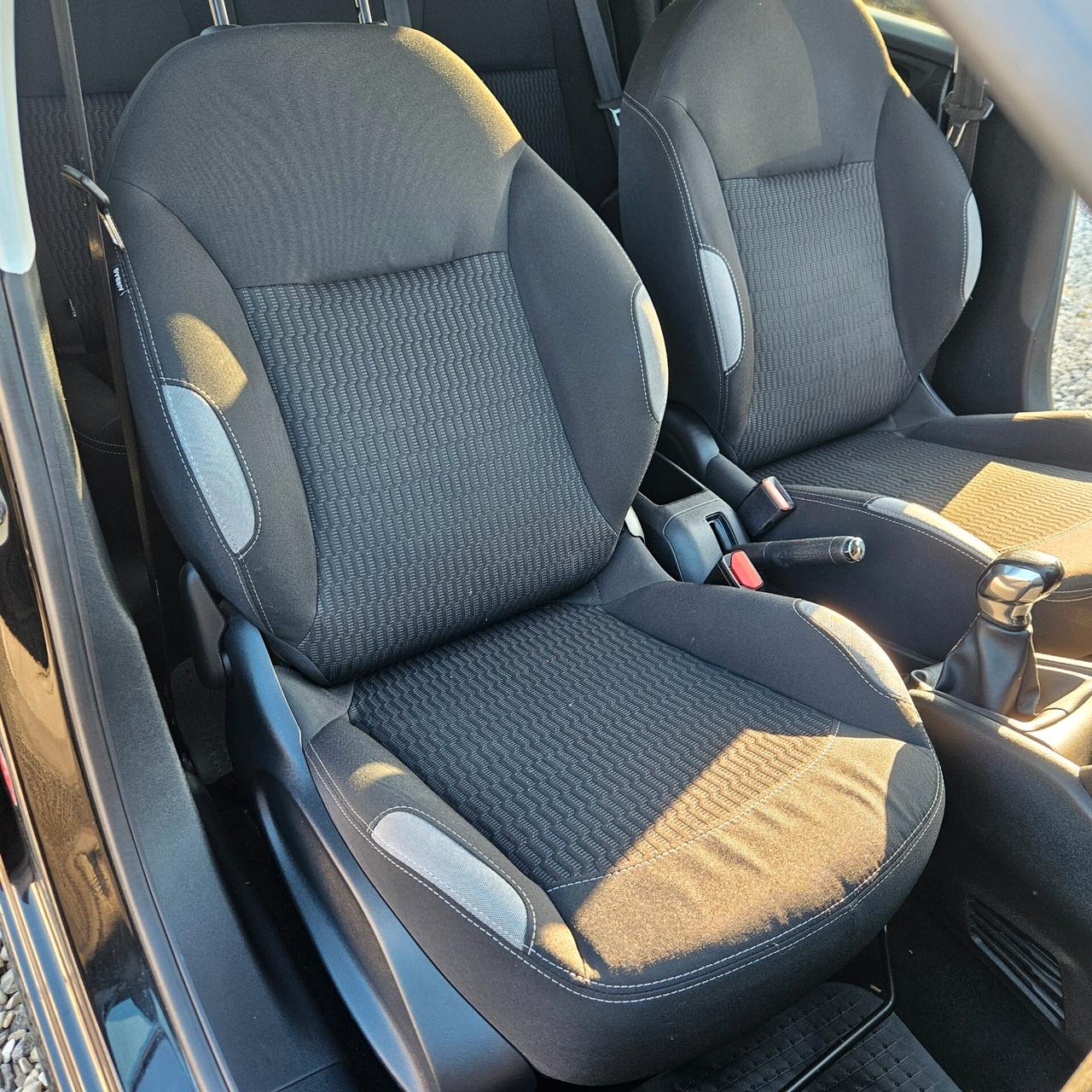 Peugeot 208 UNIPRO NEOPATENTATI PREZZO REALE E FINALE
