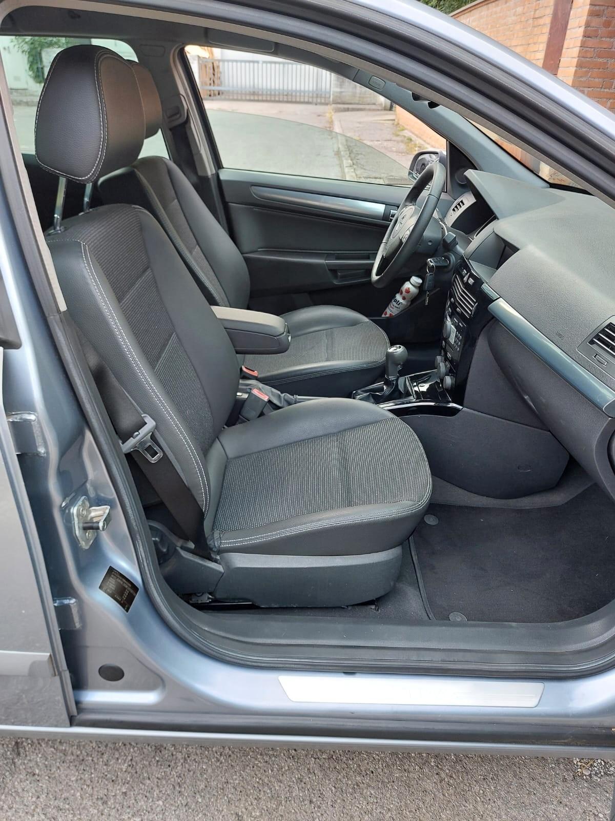 Opel Astra 1.6 16VCosmo 2009 benzina NEOP TRATTABILE