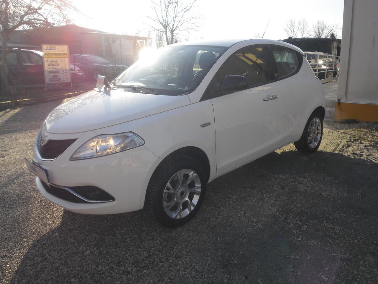 Lancia Ypsilon 1.3 MTJ 5P 95CV NEOPATENTATI SILVER