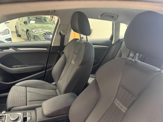 AUDI A3 SPB 1.6 TDI 105 CV S-Tronic S-Line