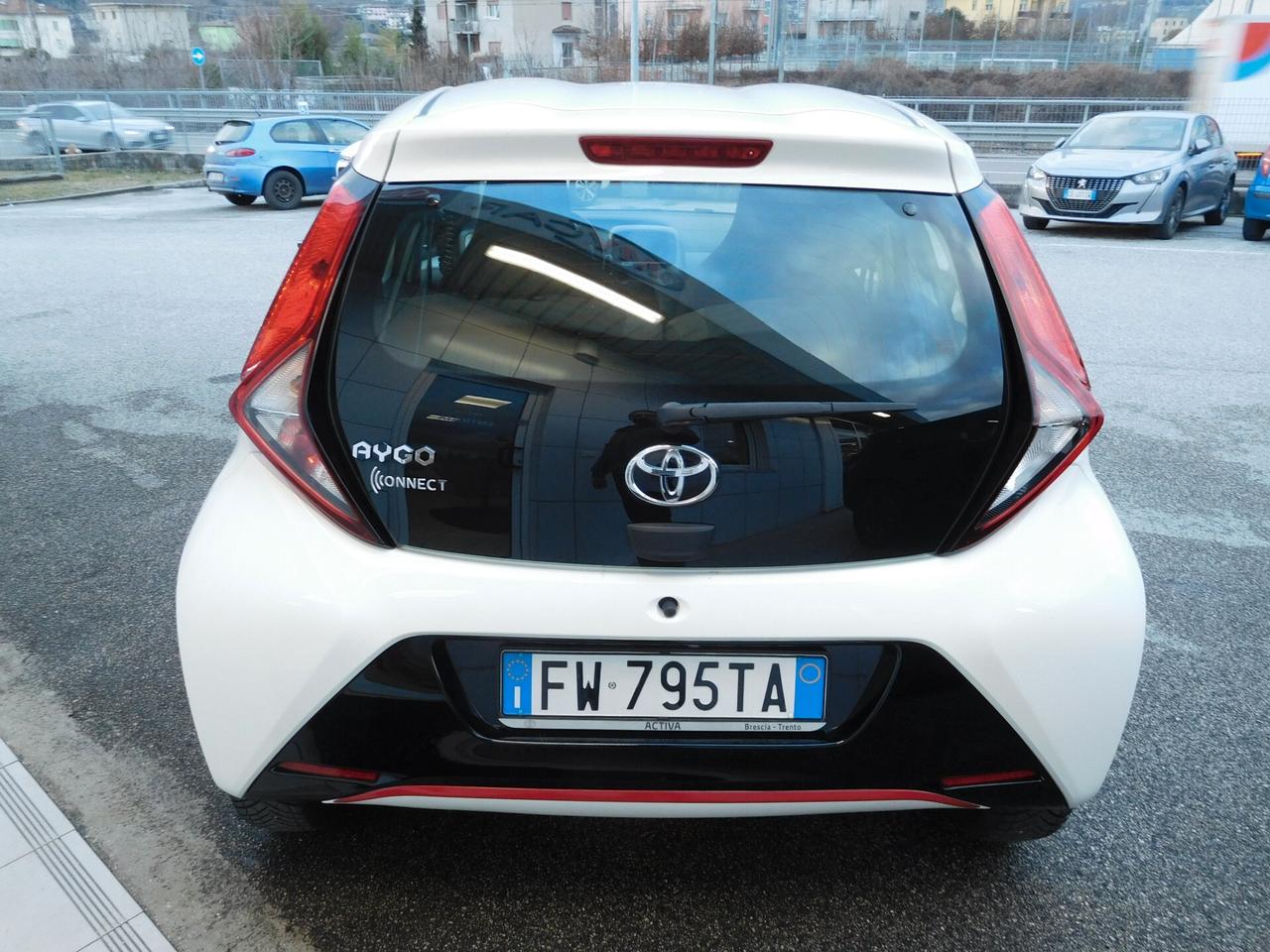 Toyota Aygo 1.0 VVT-i 72 CV 5 porte x-fun