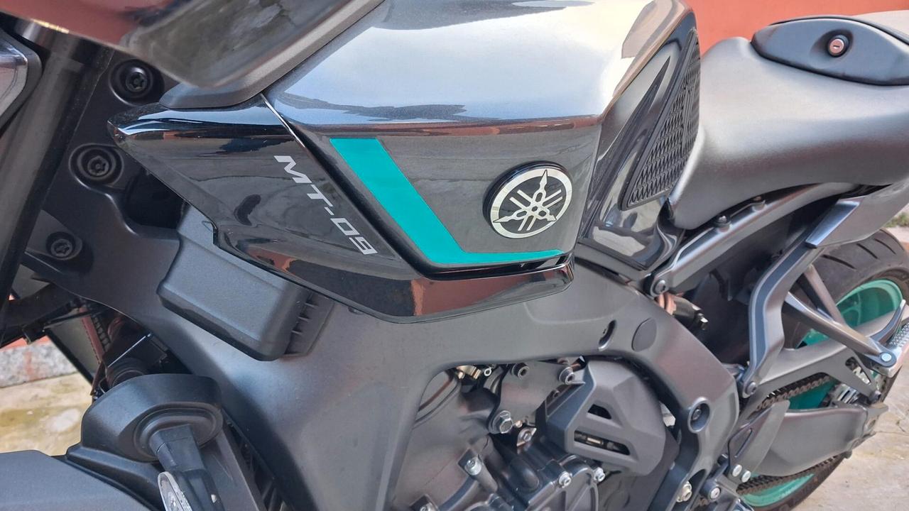 Yamaha MT-09 y-amt