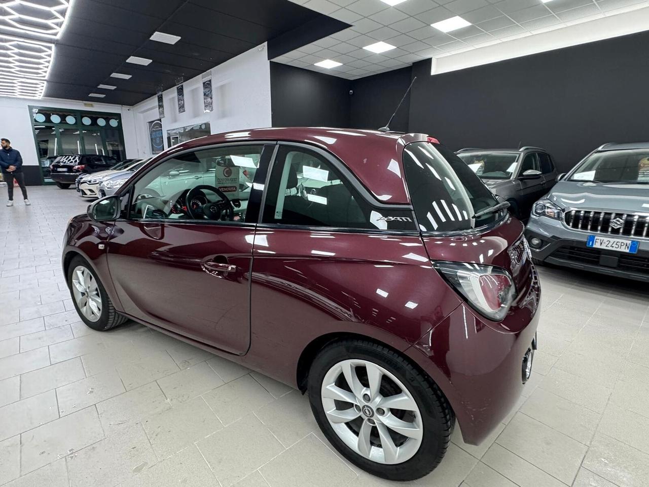 Opel Adam 1.2 70 CV White/Black Link