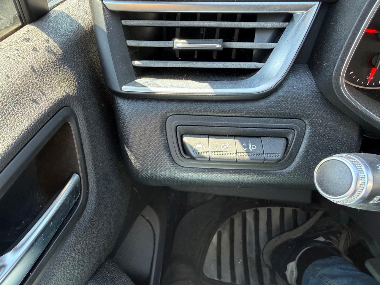 Renault Clio Blue dCi 85 CV 5 porte Business INCIDENTATA