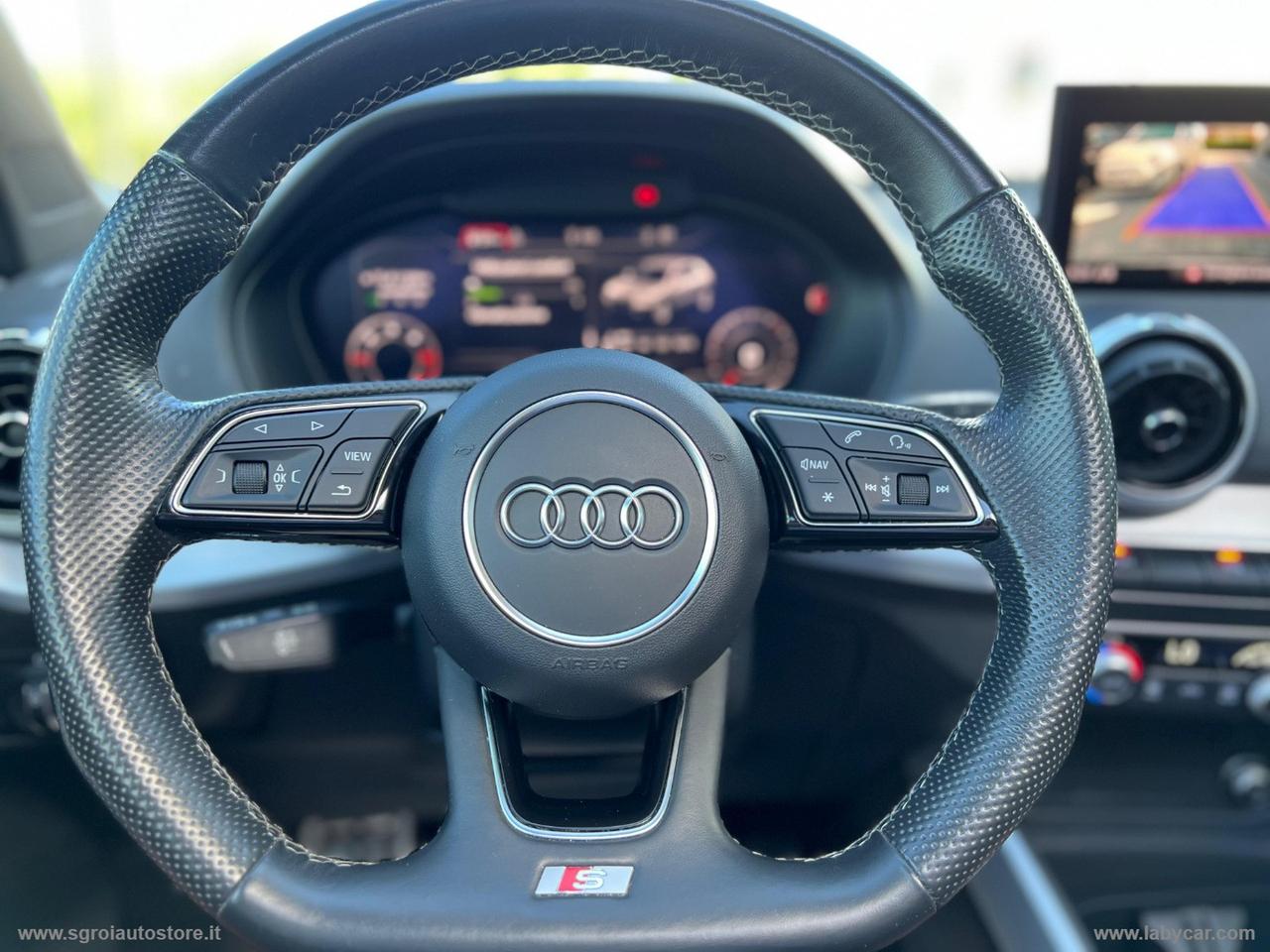 AUDI Q2 30 TDI S line Edition