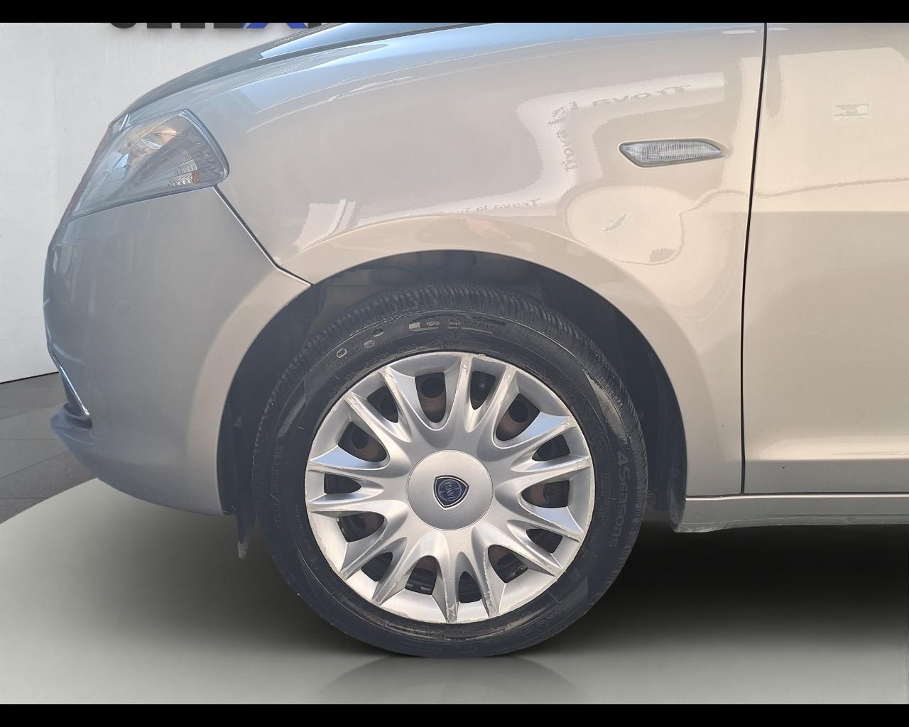 LANCIA Ypsilon 3ª serie - Ypsilon 1.2 69 CV 5 porte S&S Gold