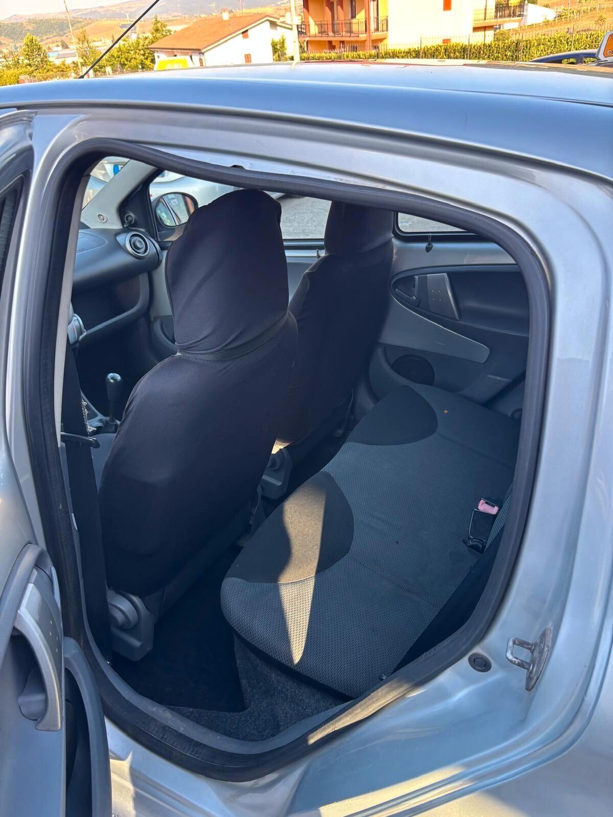 Toyota Aygo 1.4 turbodiesel 5 porte Sol