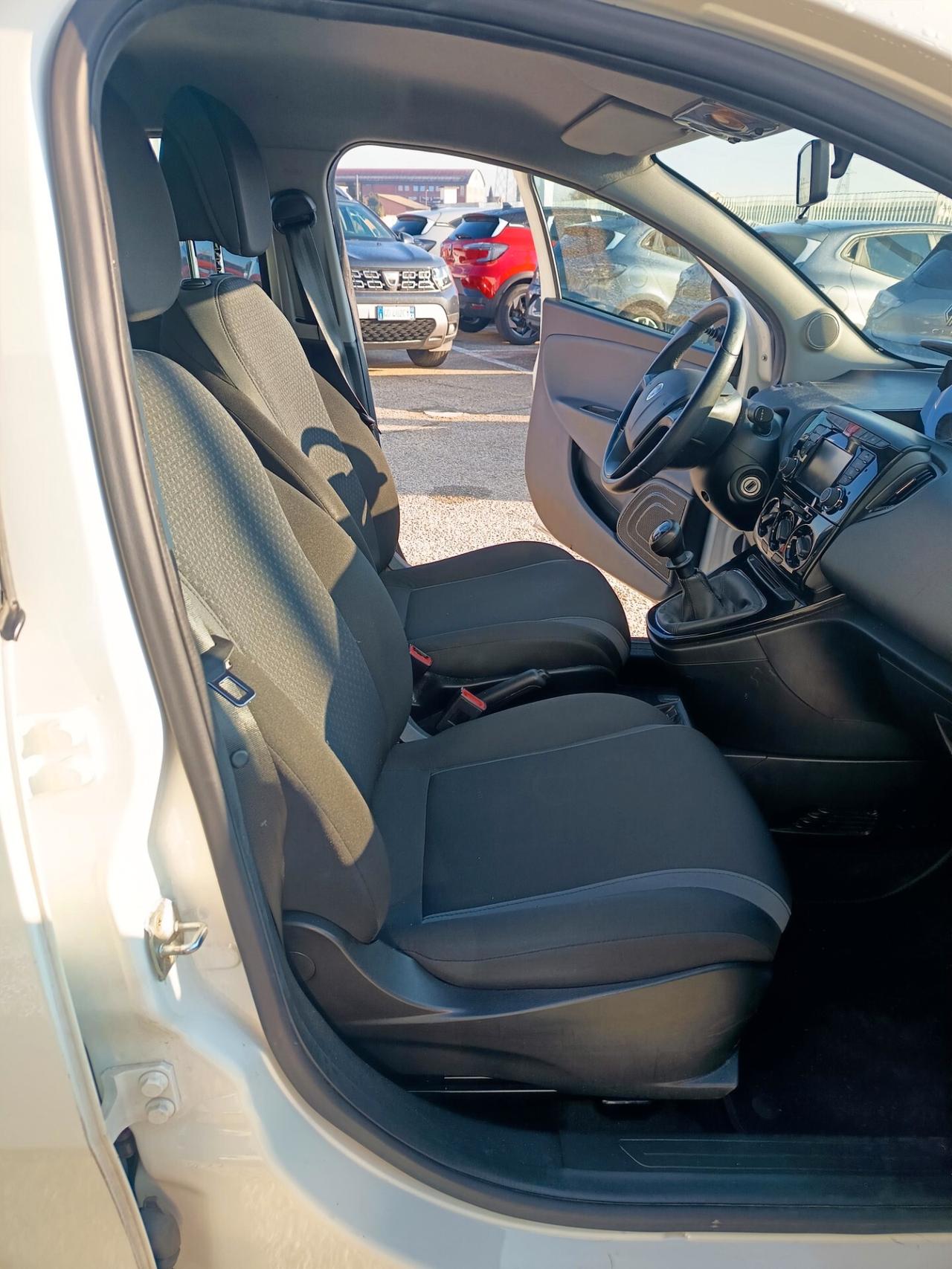 Lancia Ypsilon 1.2 69 CV 5 porte GPL Ecochic Gold