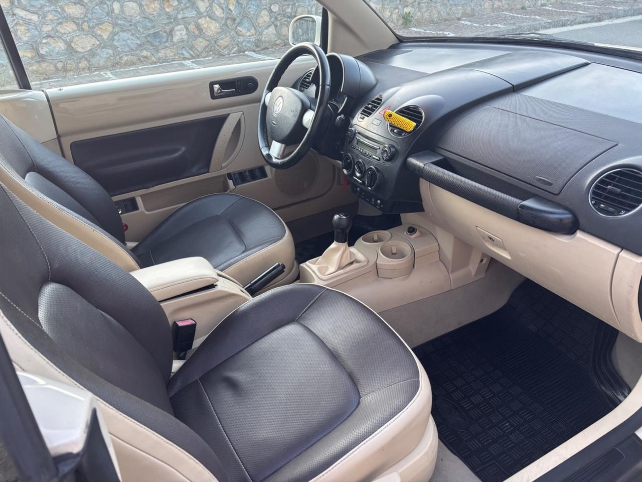 Volkswagen New Beetle 1.6 Cabrio