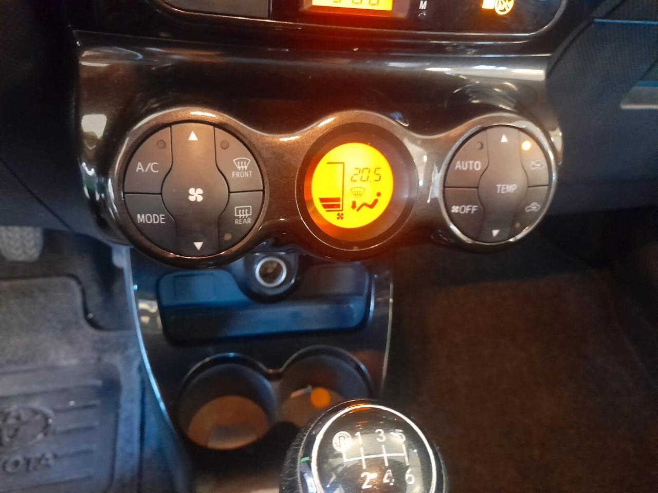 Toyota Urban Cruiser 4x4 1.4 D-4D AWD Active X