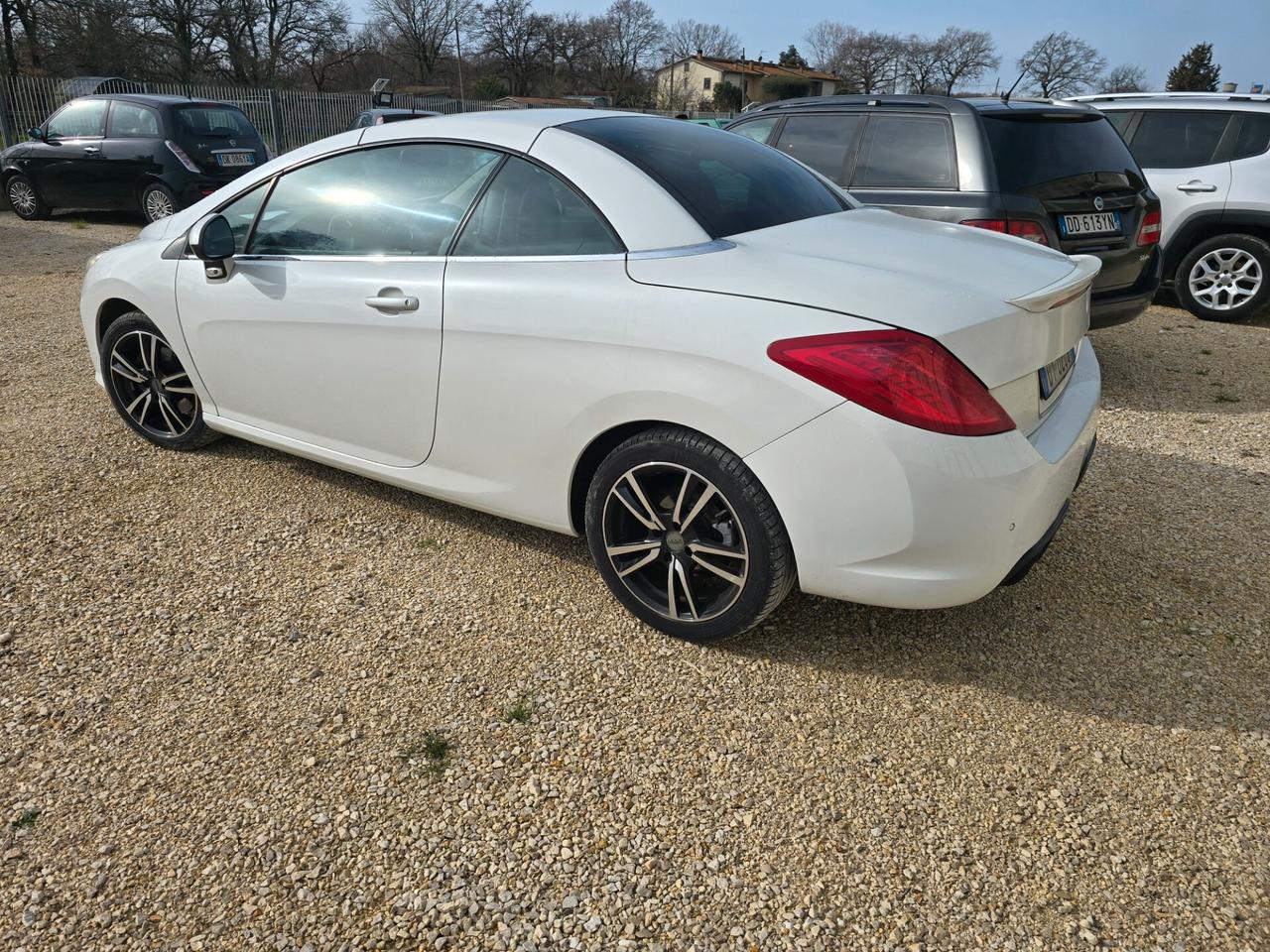 Peugeot 308 2.0 HDi 136CV CC aut. Féline