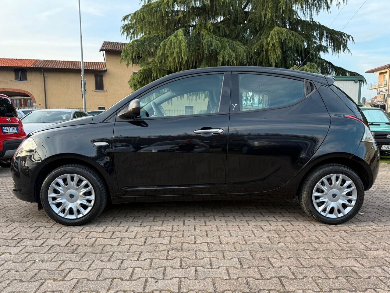Lancia Ypsilon 1.2 69 CV 5 porte GPL Ecochic OK NEOPATENTATI