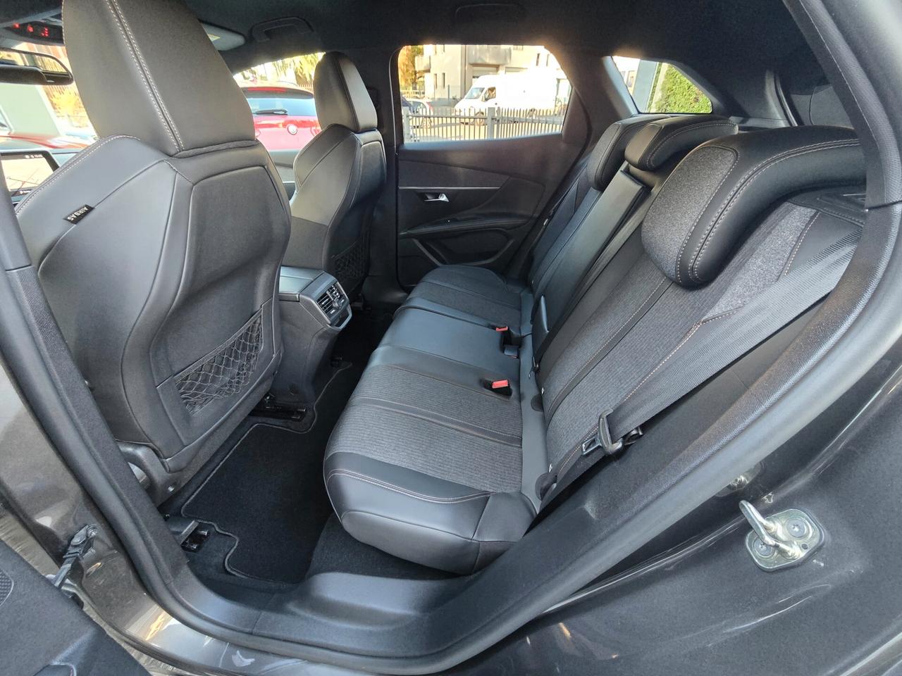 Peugeot 3008 1.5 Bluehdi GT Line / GRIP CONTROL+CAMERA 360°