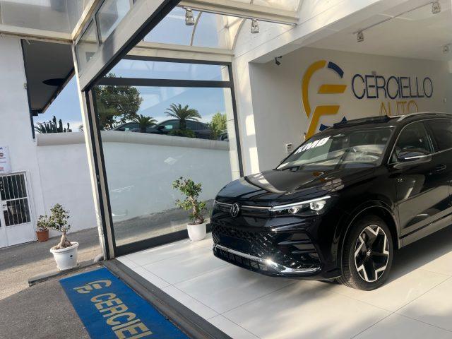 VOLKSWAGEN Tiguan 2.0 TDI 150 CV DSG R-Line Plus da ?519,00 mensili