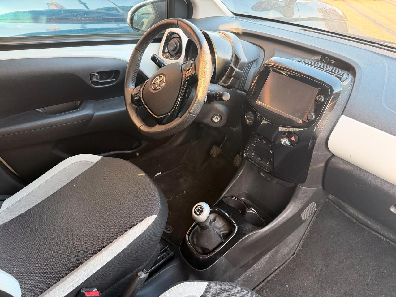 Toyota Aygo 1.0 VVT-i 69 CV 5 porte x-cool