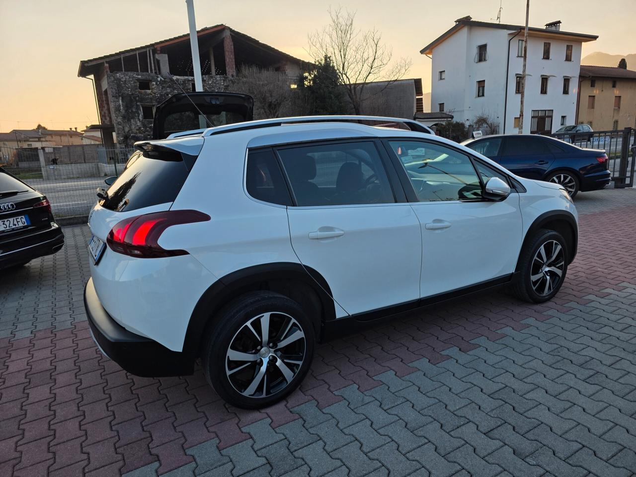Peugeot 2008 1.6D 120cv uniproprietario perfetta e garantita