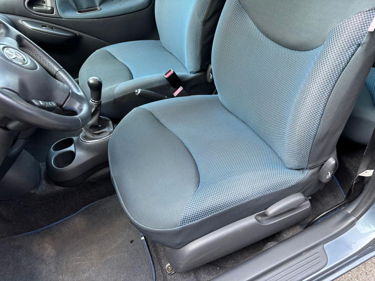 Toyota Yaris 1.0i 16V cat 3 porte Sol OK Neopatentati