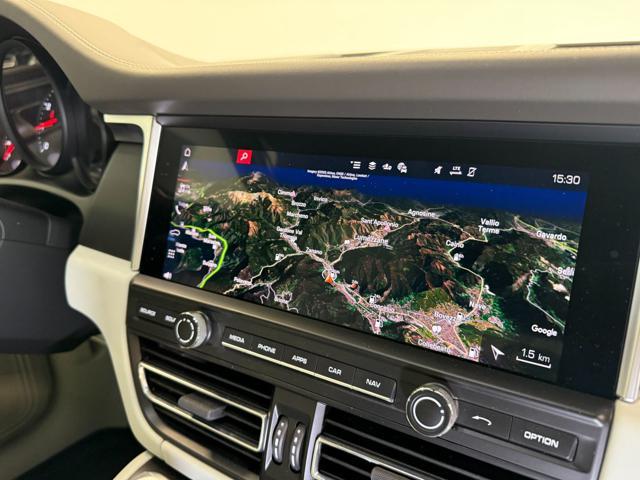 PORSCHE Macan 2.0