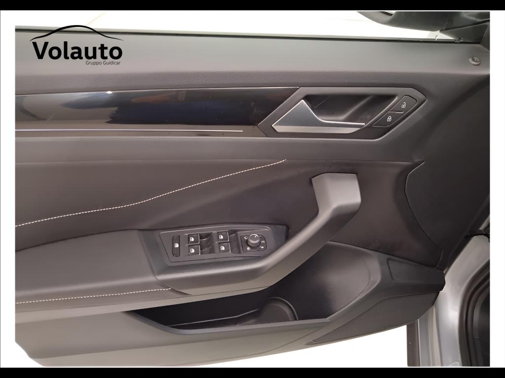 VOLKSWAGEN T-Roc I 2022 - T-Roc 2.0 tdi R-Line 115cv