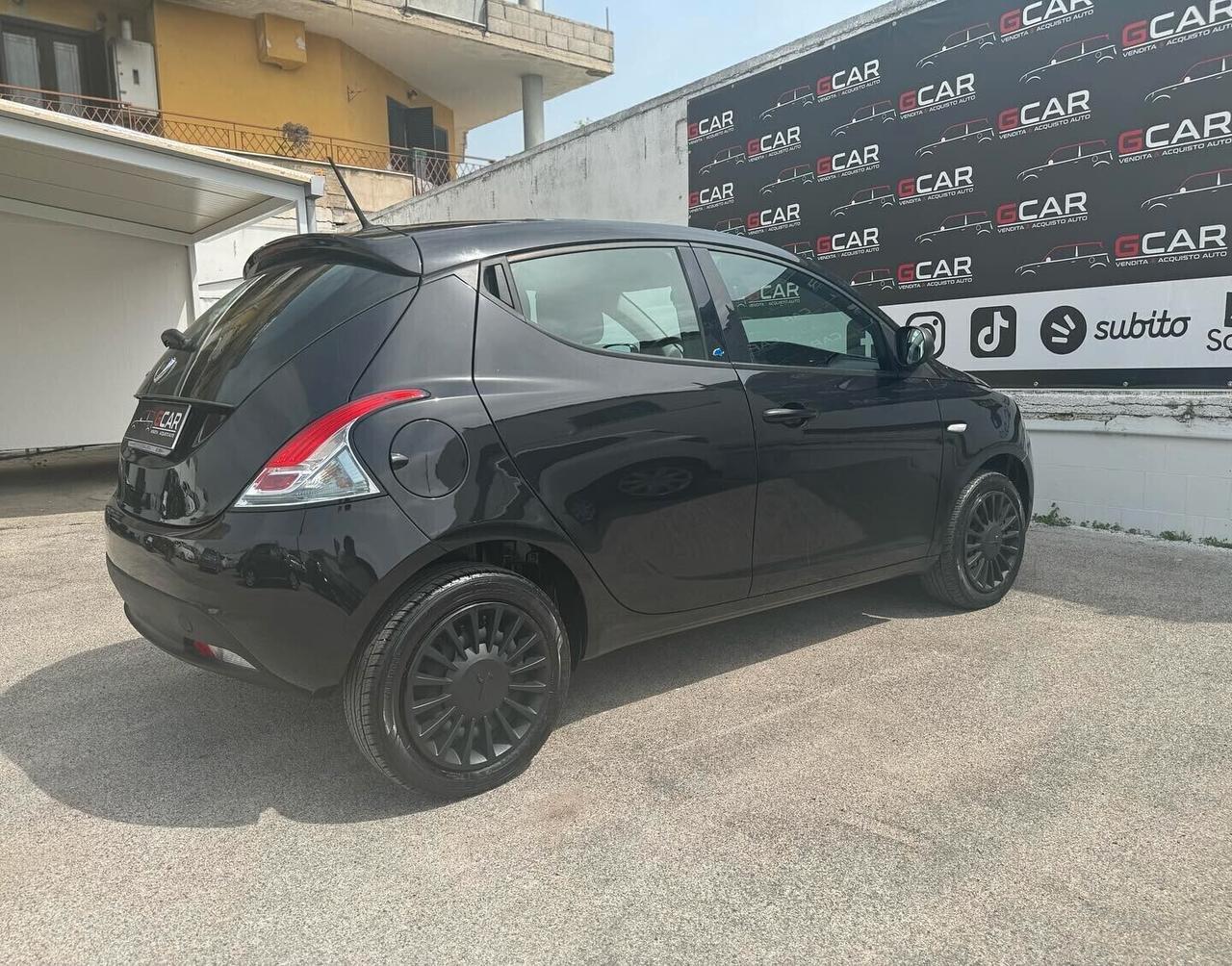 Lancia Ypsilon 1.2 69 CV 5 porte GPL Ecochic Elefantino Blu