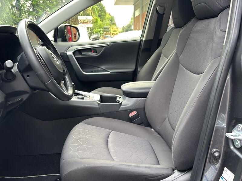 Toyota RAV4 RAV4 2.5 HV (222CV) E-CVT Active con pacchetto Dynamic 4WD
