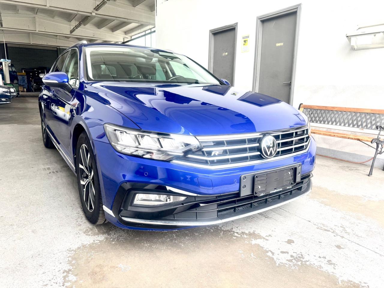 Volkswagen Passat R-Line 2.0 TDI SCR 200 CV DSG Executive