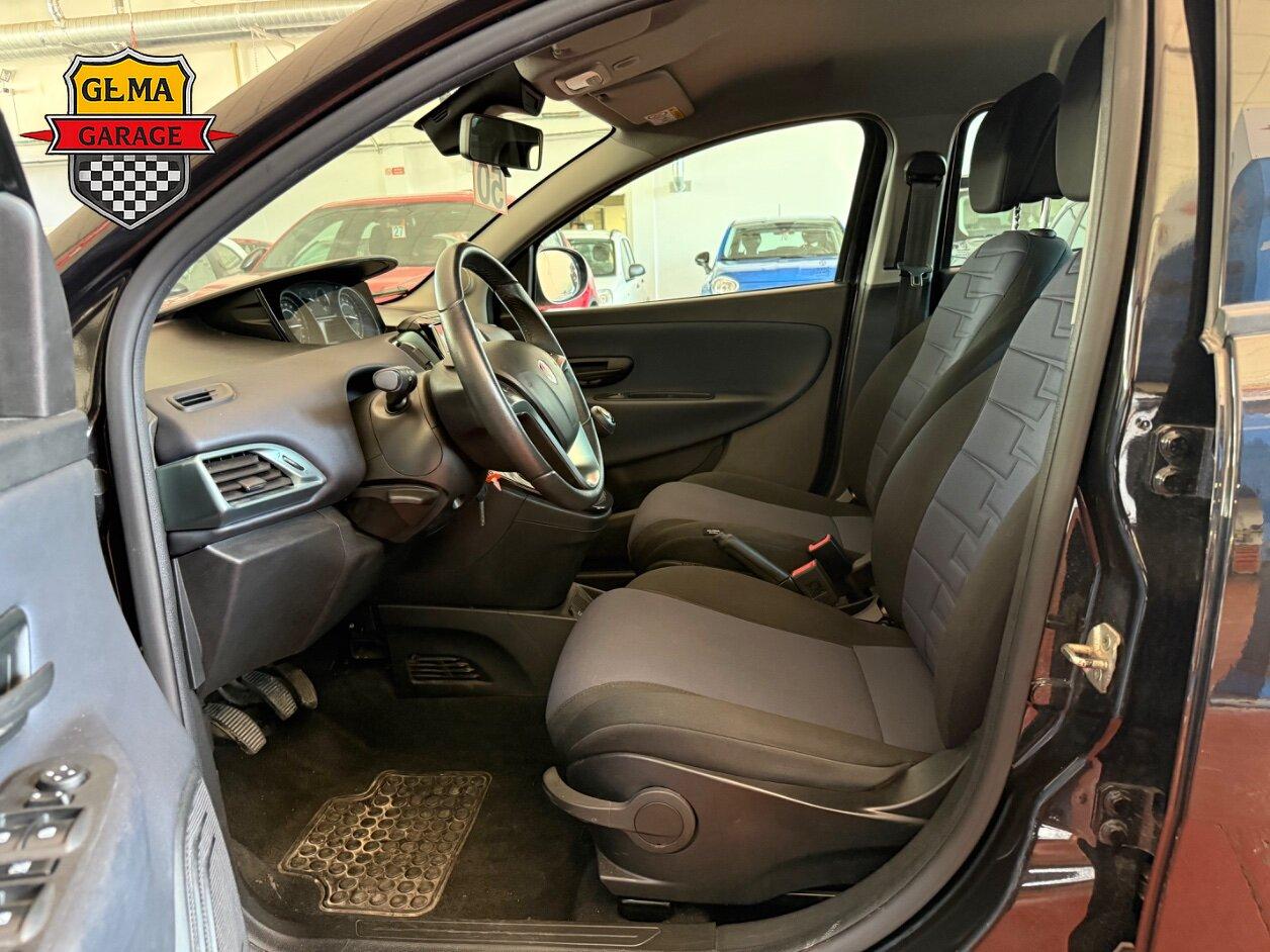 Lancia Ypsilon 1.0 firefly hybrid Gold s&s 70cv 5p.ti
