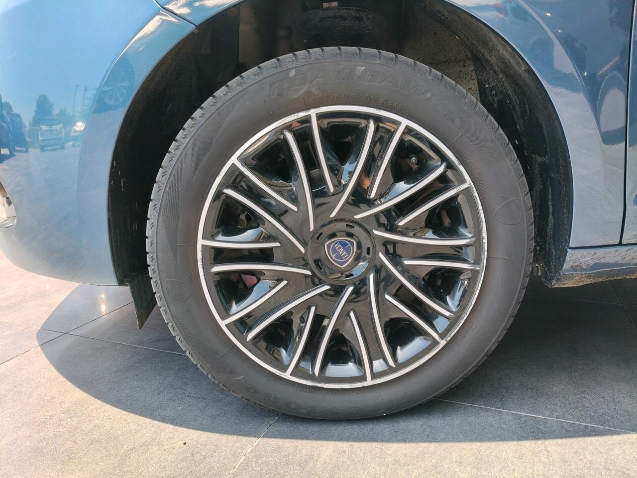 Lancia Ypsilon 1.0 FireFly 5 porte S&S Hybrid Gold