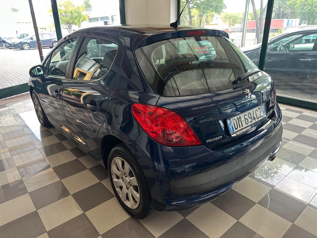Peugeot 207 1.4 8V 75CV 5p. X Line