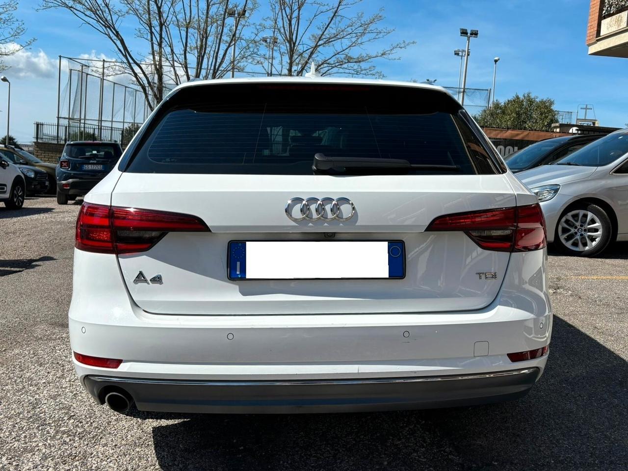 Audi A4 Avant 2.0 TDI 150 CV ultra S tronic Design