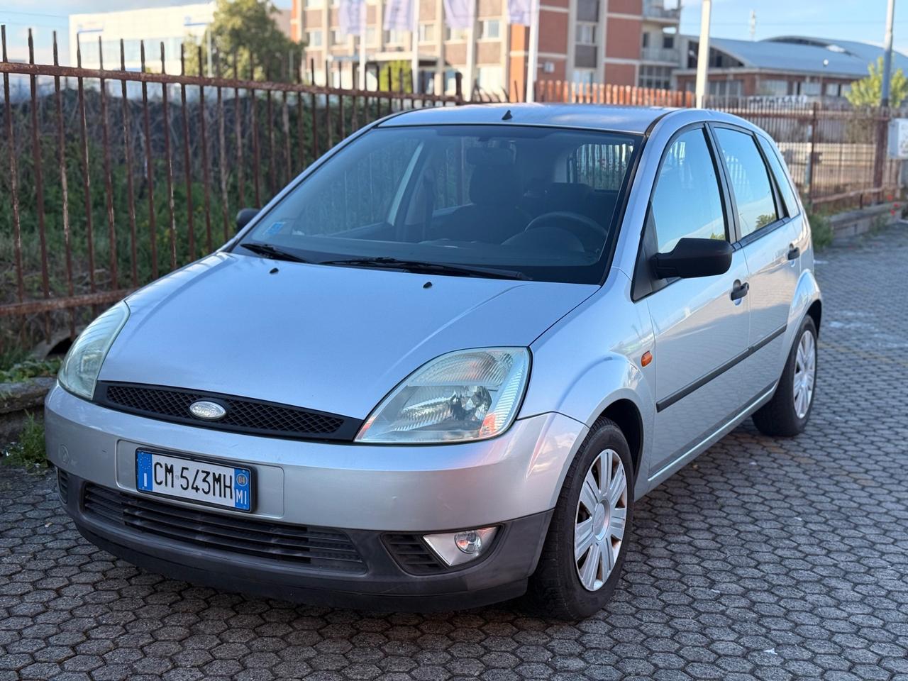 Ford Fiesta 1.2 16V 5p. Ambiente