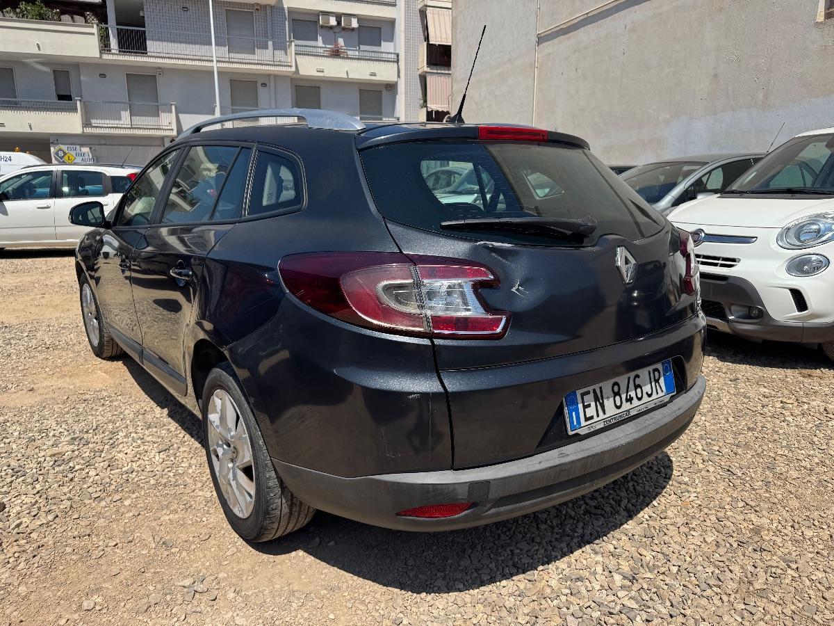 RENAULT - Mégane - 1.5 dCi 90CV Attractive