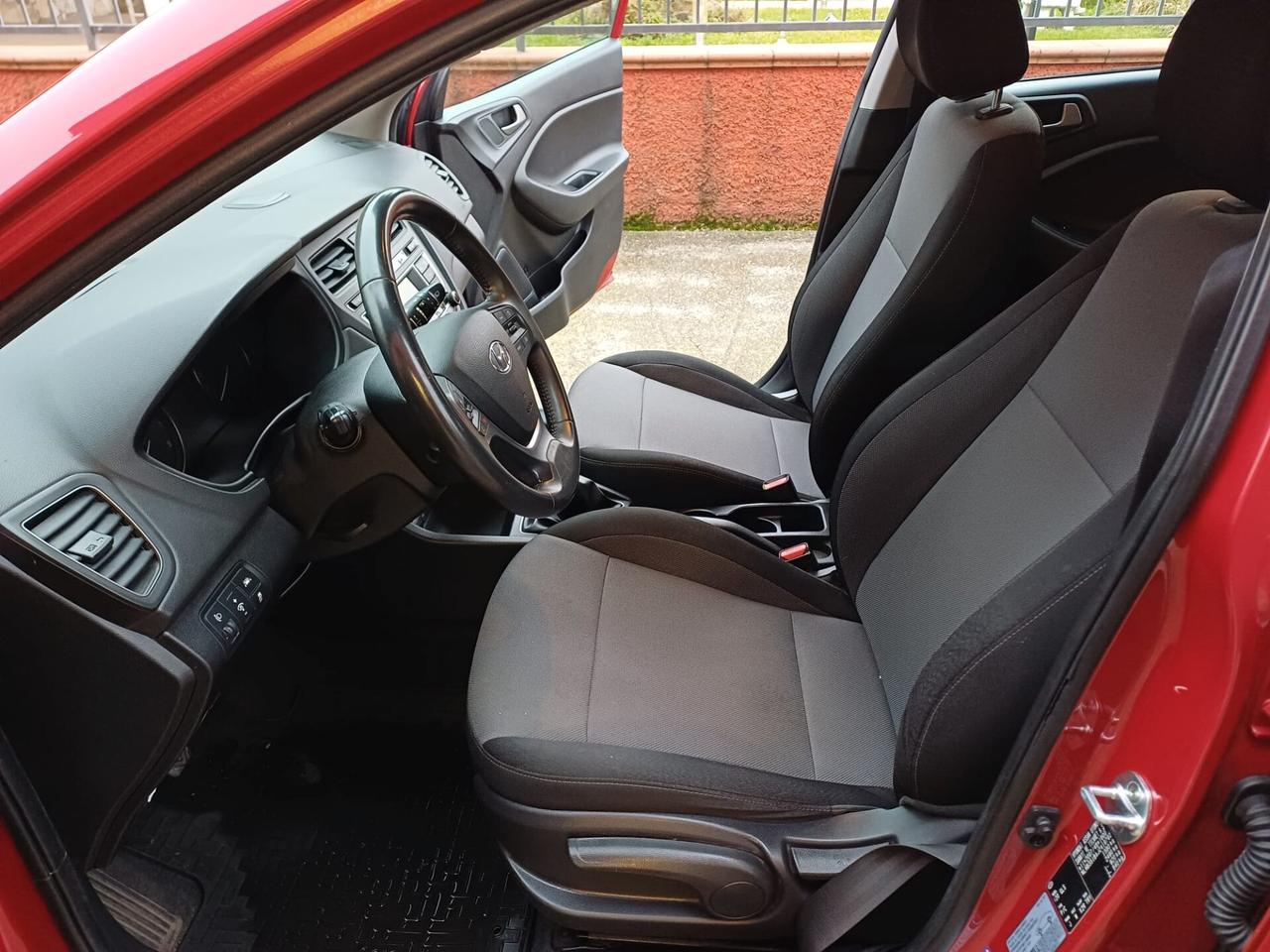 Hyundai i20 1.2 84 cv 5 porte Comfort